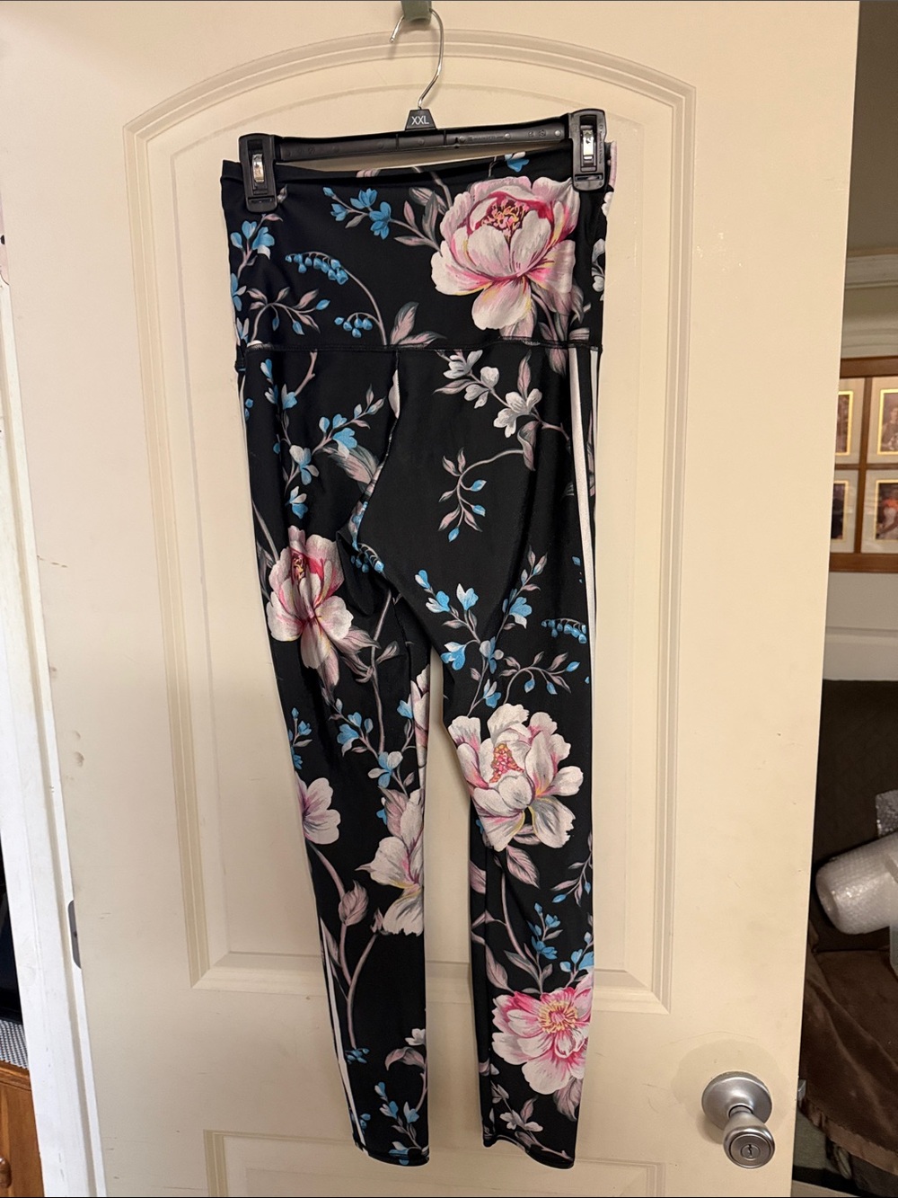 Floral Print Women's Leggings - Black with Pink & Blue Flowers